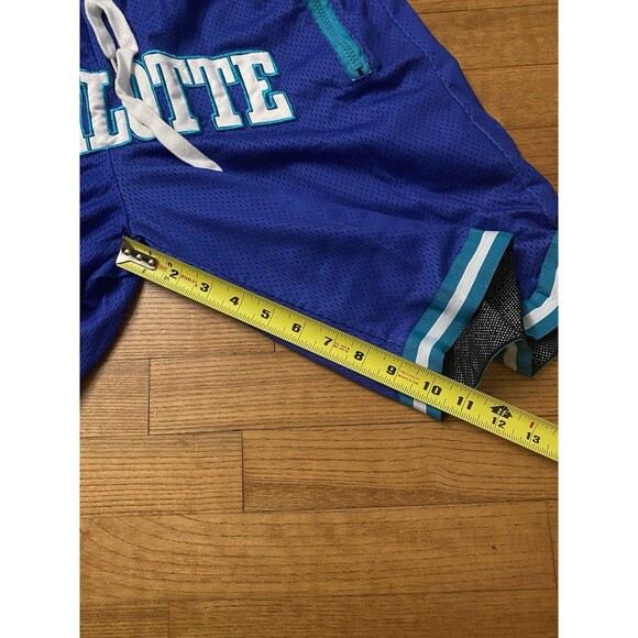VINTAGE Charlotte Hornets Something Inked City Style NBA Mens M Basketball Short - Picture 6 of 6